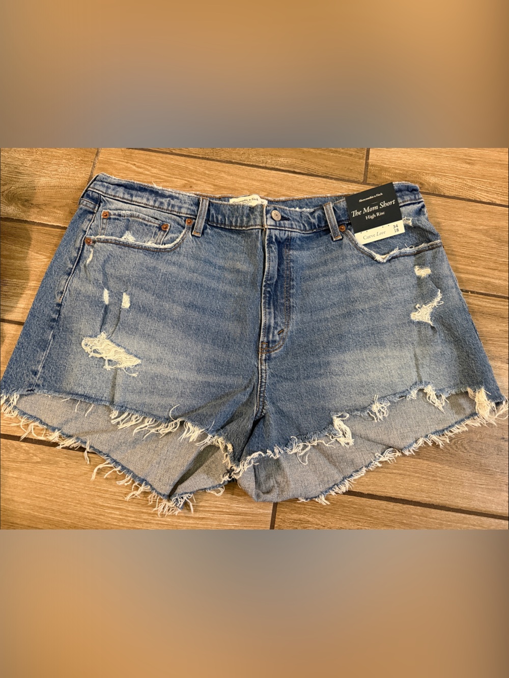 Frayed Hem Distressed Denim Shorts - Light Blue